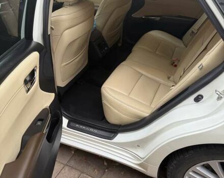Белый Тойота Авалон, объемом двигателя 2.5 л и пробегом 258 тыс. км за 15000 $, фото 26 на Automoto.ua