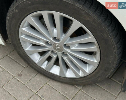 Білий Тойота Авалон, об'ємом двигуна 2.5 л та пробігом 259 тис. км за 14990 $, фото 7 на Automoto.ua