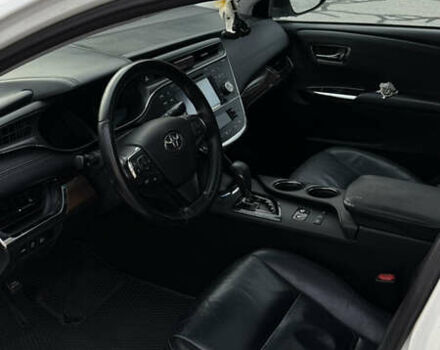 Белый Тойота Авалон, объемом двигателя 2.5 л и пробегом 160 тыс. км за 16000 $, фото 7 на Automoto.ua