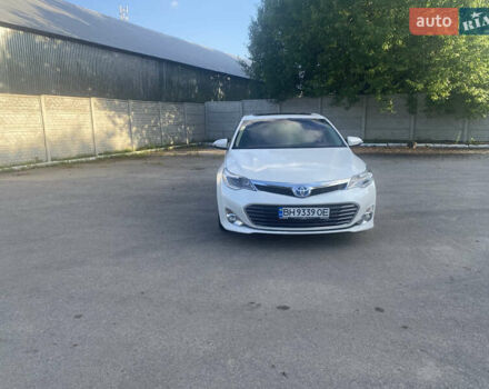 Белый Тойота Авалон, объемом двигателя 2.46 л и пробегом 121 тыс. км за 16999 $, фото 3 на Automoto.ua