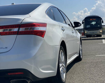 Белый Тойота Авалон, объемом двигателя 3.46 л и пробегом 155 тыс. км за 14800 $, фото 3 на Automoto.ua