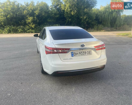 Белый Тойота Авалон, объемом двигателя 2.46 л и пробегом 121 тыс. км за 16999 $, фото 5 на Automoto.ua