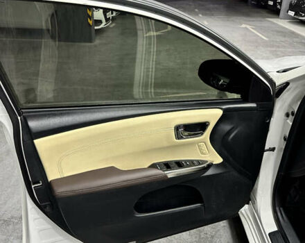 Белый Тойота Авалон, объемом двигателя 2.5 л и пробегом 199 тыс. км за 17500 $, фото 16 на Automoto.ua