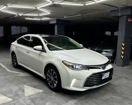Белый Тойота Авалон, объемом двигателя 2.5 л и пробегом 199 тыс. км за 17500 $, фото 3 на Automoto.ua