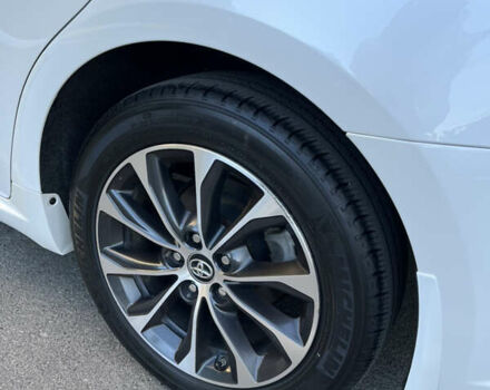 Белый Тойота Авалон, объемом двигателя 2.49 л и пробегом 102 тыс. км за 20500 $, фото 4 на Automoto.ua