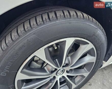 Белый Тойота Авалон, объемом двигателя 2.49 л и пробегом 72 тыс. км за 23500 $, фото 17 на Automoto.ua