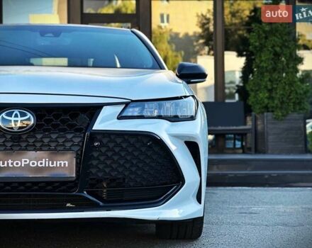 Белый Тойота Авалон, объемом двигателя 3.46 л и пробегом 93 тыс. км за 29400 $, фото 1 на Automoto.ua