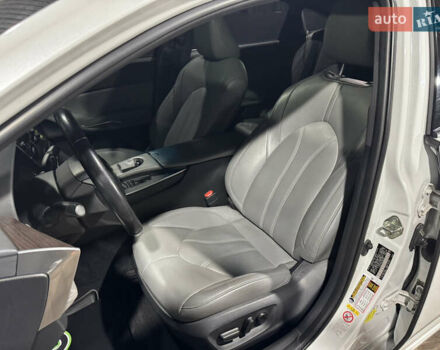 Белый Тойота Авалон, объемом двигателя 3.46 л и пробегом 154 тыс. км за 27999 $, фото 19 на Automoto.ua