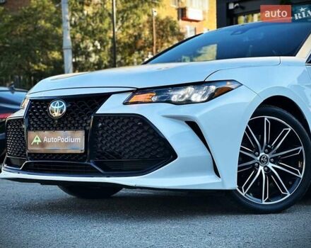 Белый Тойота Авалон, объемом двигателя 3.46 л и пробегом 93 тыс. км за 29400 $, фото 4 на Automoto.ua
