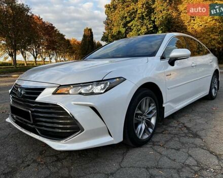 Белый Тойота Авалон, объемом двигателя 2.49 л и пробегом 96 тыс. км за 32900 $, фото 2 на Automoto.ua