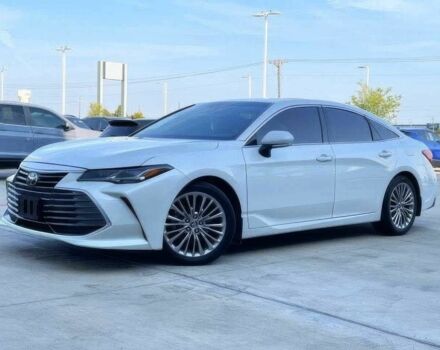 Белый Тойота Авалон, объемом двигателя 3.5 л и пробегом 21 тыс. км за 20000 $, фото 1 на Automoto.ua