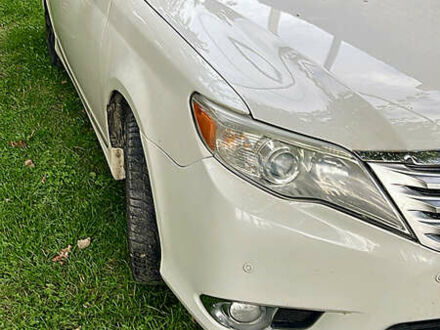 Белый Тойота Авалон, объемом двигателя 3.5 л и пробегом 260 тыс. км за 10700 $, фото 1 на Automoto.ua