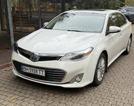 Белый Тойота Авалон, объемом двигателя 2.5 л и пробегом 258 тыс. км за 15000 $, фото 1 на Automoto.ua