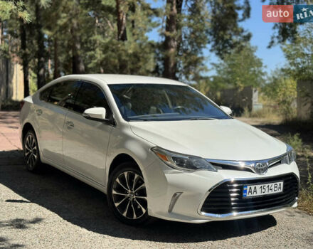 Білий Тойота Авалон, об'ємом двигуна 3.5 л та пробігом 188 тис. км за 13500 $, фото 1 на Automoto.ua