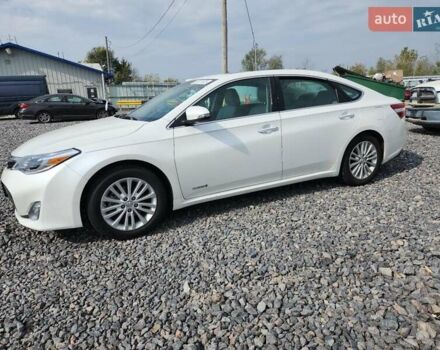 Белый Тойота Авалон, объемом двигателя 2.5 л и пробегом 145 тыс. км за 3000 $, фото 1 на Automoto.ua