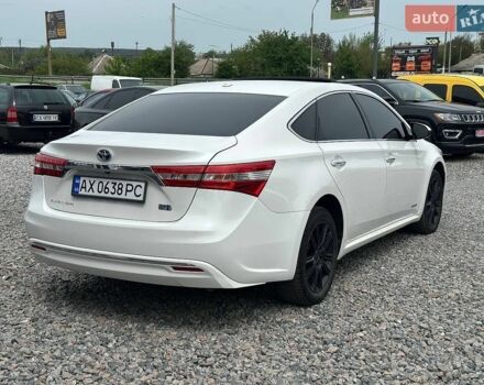 Белый Тойота Авалон, объемом двигателя 2.5 л и пробегом 218 тыс. км за 12999 $, фото 1 на Automoto.ua