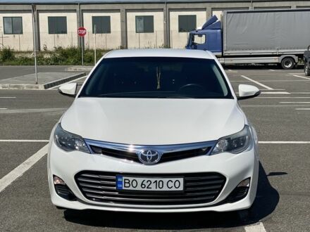 Белый Тойота Авалон, объемом двигателя 0.35 л и пробегом 150 тыс. км за 14999 $, фото 1 на Automoto.ua