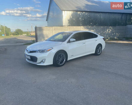 Белый Тойота Авалон, объемом двигателя 2.46 л и пробегом 121 тыс. км за 16999 $, фото 1 на Automoto.ua