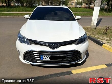 Белый Тойота Авалон, объемом двигателя 2.5 л и пробегом 151 тыс. км за 17500 $, фото 1 на Automoto.ua
