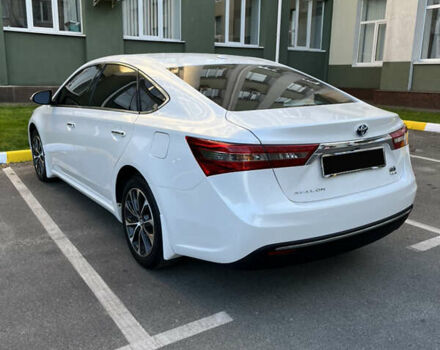 Белый Тойота Авалон, объемом двигателя 2.49 л и пробегом 102 тыс. км за 20500 $, фото 1 на Automoto.ua