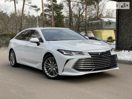 Тойота Авалон 2019 в Киеве на Automoto.ua Белый Тойота Авалон, объемом двигателя 3.5 л и пробегом 17 тыс. км за 41900 $, фото 1 на Automoto.ua