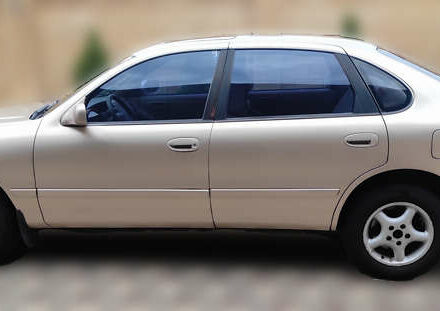 Бежевый Тойота Авалон, объемом двигателя 3 л и пробегом 143 тыс. км за 3200 $, фото 5 на Automoto.ua