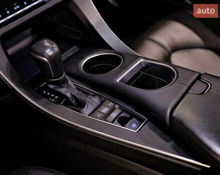 Тойота Авалон 2019 у Одесі на Automoto.ua Чорний Тойота Авалон, об'ємом двигуна 3.5 л та пробігом 52 тис. км за 29900 $, фото 15 на Automoto.ua