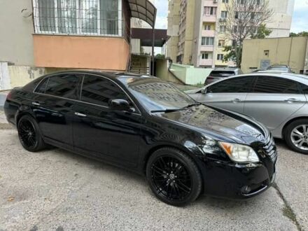 Черный Тойота Авалон, объемом двигателя 3.5 л и пробегом 300 тыс. км за 7800 $, фото 1 на Automoto.ua