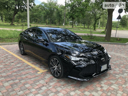 Черный Тойота Авалон, объемом двигателя 3.5 л и пробегом 28 тыс. км за 33500 $, фото 1 на Automoto.ua