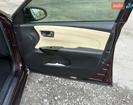 Красный Тойота Авалон, объемом двигателя 2.5 л и пробегом 203 тыс. км за 16500 $, фото 12 на Automoto.ua