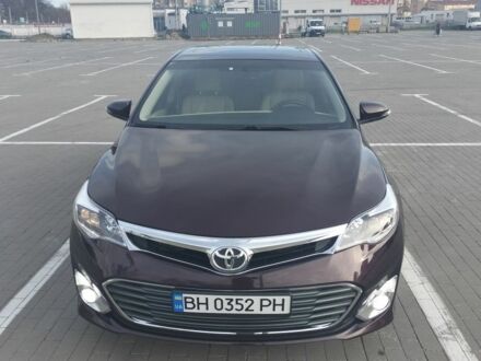Красный Тойота Авалон, объемом двигателя 2.5 л и пробегом 213 тыс. км за 17500 $, фото 1 на Automoto.ua