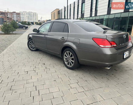Серый Тойота Авалон, объемом двигателя 3.5 л и пробегом 299 тыс. км за 7500 $, фото 6 на Automoto.ua