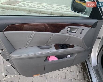 Серый Тойота Авалон, объемом двигателя 3.5 л и пробегом 279 тыс. км за 10000 $, фото 15 на Automoto.ua