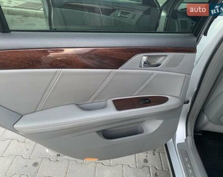 Серый Тойота Авалон, объемом двигателя 3.5 л и пробегом 279 тыс. км за 10000 $, фото 13 на Automoto.ua