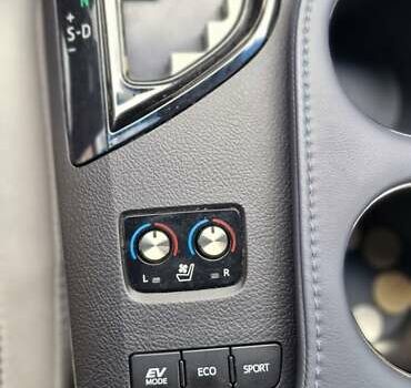 Серый Тойота Авалон, объемом двигателя 2.49 л и пробегом 164 тыс. км за 13500 $, фото 7 на Automoto.ua