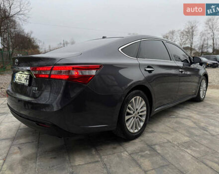 Серый Тойота Авалон, объемом двигателя 2.49 л и пробегом 247 тыс. км за 14999 $, фото 8 на Automoto.ua