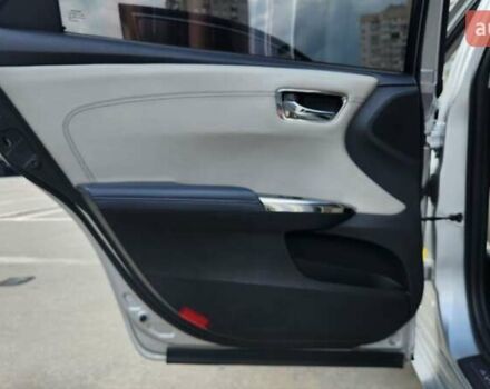 Серый Тойота Авалон, объемом двигателя 2.49 л и пробегом 166 тыс. км за 17000 $, фото 14 на Automoto.ua