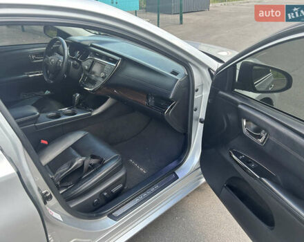 Серый Тойота Авалон, объемом двигателя 2.5 л и пробегом 186 тыс. км за 17200 $, фото 9 на Automoto.ua