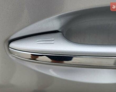 Серый Тойота Авалон, объемом двигателя 2.49 л и пробегом 166 тыс. км за 17000 $, фото 41 на Automoto.ua