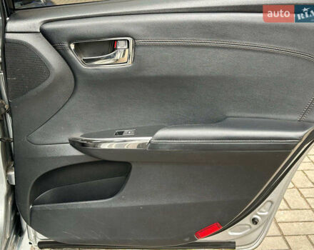 Сірий Тойота Авалон, об'ємом двигуна 2.5 л та пробігом 247 тис. км за 15990 $, фото 20 на Automoto.ua