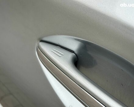 Сірий Тойота Авалон, об'ємом двигуна 2.5 л та пробігом 247 тис. км за 15990 $, фото 7 на Automoto.ua