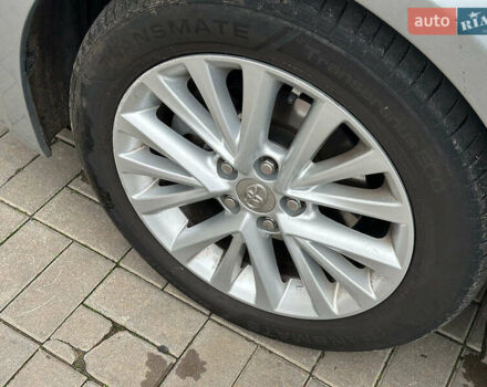 Сірий Тойота Авалон, об'ємом двигуна 2.5 л та пробігом 247 тис. км за 15990 $, фото 7 на Automoto.ua