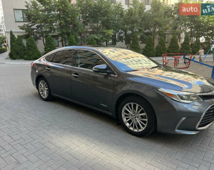 Серый Тойота Авалон, объемом двигателя 2.49 л и пробегом 150 тыс. км за 22000 $, фото 2 на Automoto.ua