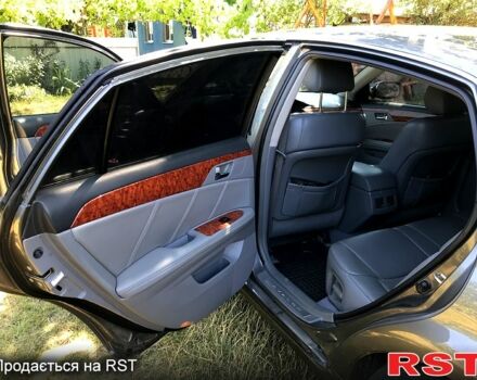 Серый Тойота Авалон, объемом двигателя 3.5 л и пробегом 220 тыс. км за 9000 $, фото 1 на Automoto.ua