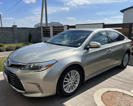 Серый Тойота Авалон, объемом двигателя 2.5 л и пробегом 206 тыс. км за 17000 $, фото 1 на Automoto.ua
