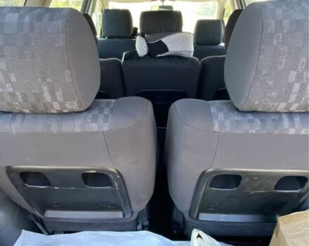 Черный Тойота Авенсис Версо, объемом двигателя 2 л и пробегом 237 тыс. км за 2700 $, фото 3 на Automoto.ua