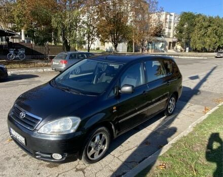 Черный Тойота Авенсис Версо, объемом двигателя 2 л и пробегом 237 тыс. км за 2700 $, фото 1 на Automoto.ua