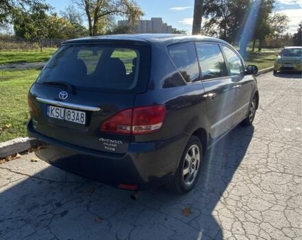 Черный Тойота Авенсис Версо, объемом двигателя 2 л и пробегом 237 тыс. км за 2700 $, фото 2 на Automoto.ua