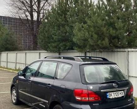 Чорний Тойота Авенсіс Версо, об'ємом двигуна 2 л та пробігом 367 тис. км за 5000 $, фото 4 на Automoto.ua