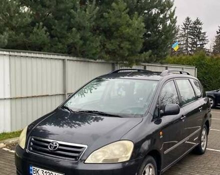 Чорний Тойота Авенсіс Версо, об'ємом двигуна 2 л та пробігом 367 тис. км за 5000 $, фото 2 на Automoto.ua